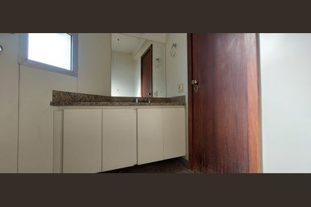 Apartamento para alugar com 280m², 4 quartos e 3 vagasBanheiro da Suíte 2