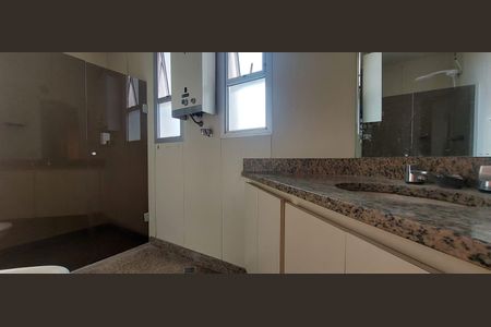 Apartamento para alugar com 280m², 4 quartos e 3 vagasBanheiro da Suíte