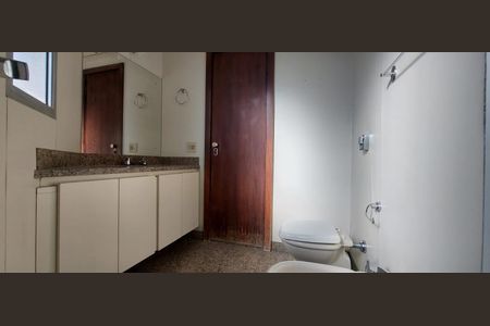 Apartamento para alugar com 280m², 4 quartos e 3 vagasBanheiro da Suíte