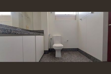 Apartamento para alugar com 280m², 4 quartos e 3 vagasBanheiro Social