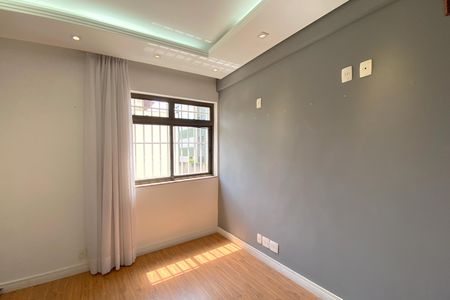 Apartamento à venda com 225m², 4 quartos e 2 vagas Apartamento à venda com 225m², 4 quartos e 2 vagasQuarto 3