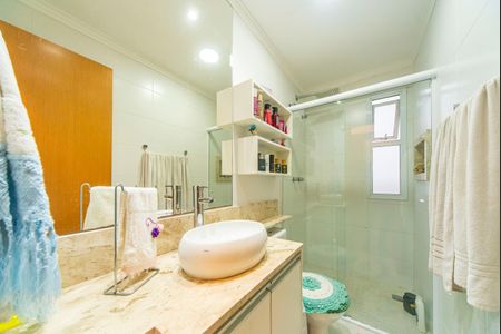 Apartamento à venda com 70m², 2 quartos e 2 vagas Apartamento à venda com 70m², 2 quartos e 2 vagasBanheiro da Suíte