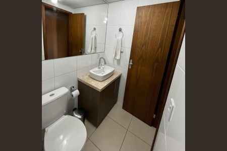 Banheiro de casa à venda com 2 quartos, 80m² em Mathias Velho, Canoas
