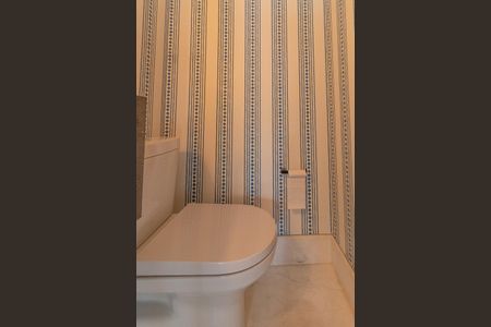 Apartamento à venda com 270m², 3 quartos e 3 vagas Apartamento à venda com 270m², 3 quartos e 3 vagasLavabo