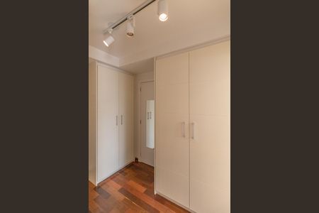 Apartamento à venda com 270m², 3 quartos e 3 vagas Apartamento à venda com 270m², 3 quartos e 3 vagasSuíte 1