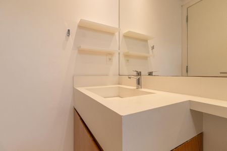 Apartamento à venda com 270m², 3 quartos e 3 vagas Apartamento à venda com 270m², 3 quartos e 3 vagasBanheiro da Suíte 2
