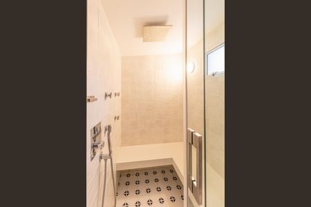 Apartamento à venda com 270m², 3 quartos e 3 vagas Apartamento à venda com 270m², 3 quartos e 3 vagasBanheiro da cobertura