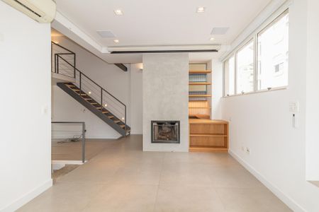 Apartamento à venda com 270m², 3 quartos e 3 vagas Apartamento à venda com 270m², 3 quartos e 3 vagasCobertura