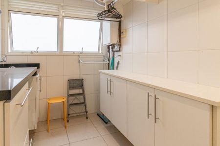 Apartamento à venda com 270m², 3 quartos e 3 vagas Apartamento à venda com 270m², 3 quartos e 3 vagasÁrea de Serviço