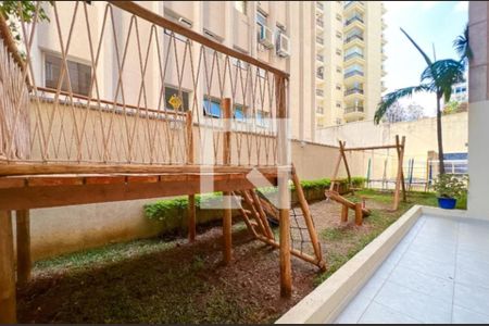 Apartamento à venda com 270m², 3 quartos e 3 vagas Apartamento à venda com 270m², 3 quartos e 3 vagasÁrea comum - Playground