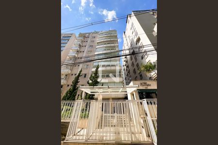 Apartamento à venda com 270m², 3 quartos e 3 vagas Apartamento à venda com 270m², 3 quartos e 3 vagasFachada