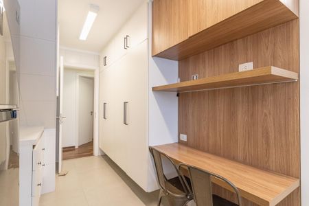 Apartamento à venda com 270m², 3 quartos e 3 vagas Apartamento à venda com 270m², 3 quartos e 3 vagasCozinha