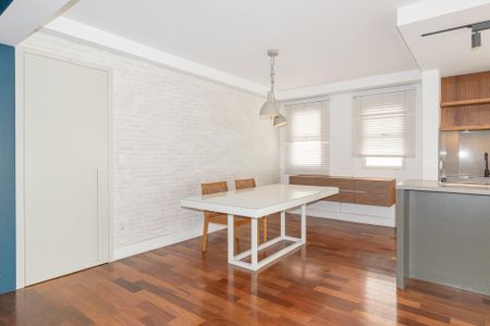 Apartamento à venda com 270m², 3 quartos e 3 vagas Apartamento à venda com 270m², 3 quartos e 3 vagasSala