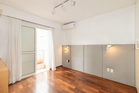 Apartamento à venda com 270m², 3 quartos e 3 vagas Apartamento à venda com 270m², 3 quartos e 3 vagasSuíte 1