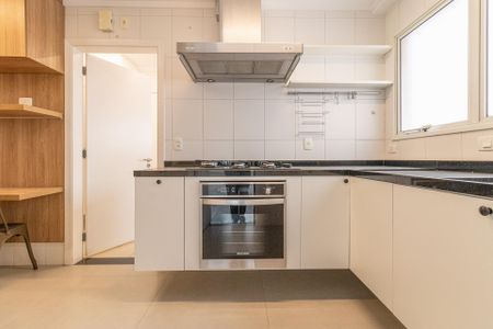 Apartamento à venda com 270m², 3 quartos e 3 vagas Apartamento à venda com 270m², 3 quartos e 3 vagasCozinha