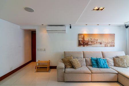 Apartamento para alugar com 120m², 3 quartos e 1 vaga Apartamento para alugar com 120m², 3 quartos e 1 vagaSala