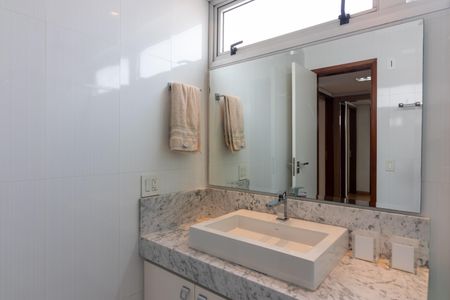 Apartamento para alugar com 120m², 3 quartos e 1 vaga Apartamento para alugar com 120m², 3 quartos e 1 vagaBanheiro Social