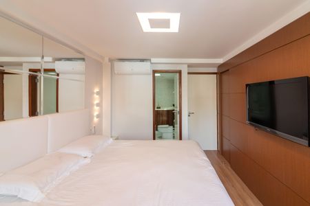 Apartamento para alugar com 120m², 3 quartos e 1 vaga Apartamento para alugar com 120m², 3 quartos e 1 vagaSuíte