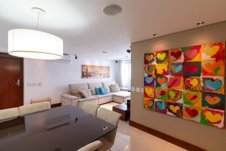 Apartamento para alugar com 120m², 3 quartos e 1 vaga Apartamento para alugar com 120m², 3 quartos e 1 vagaSala