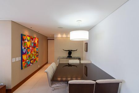 Apartamento para alugar com 120m², 3 quartos e 1 vaga Apartamento para alugar com 120m², 3 quartos e 1 vagaSala