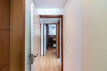 Apartamento para alugar com 120m², 3 quartos e 1 vaga Apartamento para alugar com 120m², 3 quartos e 1 vagaCorredor