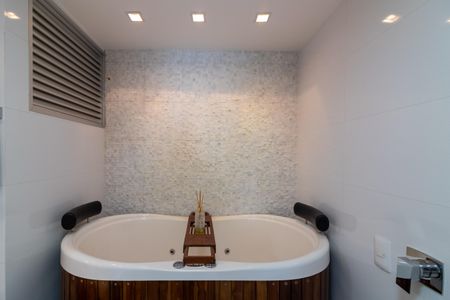 Apartamento para alugar com 120m², 3 quartos e 1 vaga Apartamento para alugar com 120m², 3 quartos e 1 vagaBanheiro da Suíte