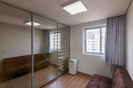Apartamento para alugar com 120m², 3 quartos e 1 vaga Apartamento para alugar com 120m², 3 quartos e 1 vagaCloset da Suíte