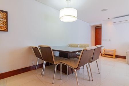 Apartamento para alugar com 120m², 3 quartos e 1 vaga Apartamento para alugar com 120m², 3 quartos e 1 vagaSala de Jantar