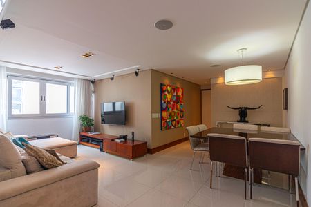 Apartamento para alugar com 120m², 3 quartos e 1 vaga Apartamento para alugar com 120m², 3 quartos e 1 vagaSala