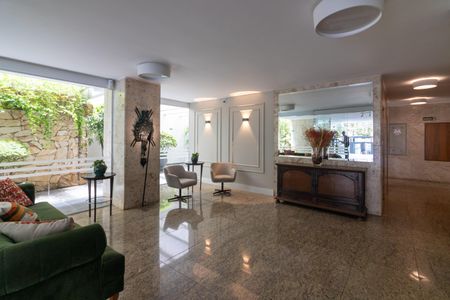 Apartamento para alugar com 120m², 3 quartos e 1 vaga Apartamento para alugar com 120m², 3 quartos e 1 vagaHall de Entrada