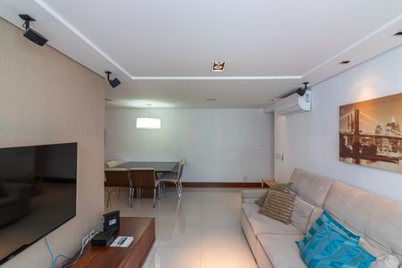 Apartamento para alugar com 120m², 3 quartos e 1 vaga Apartamento para alugar com 120m², 3 quartos e 1 vagaSala