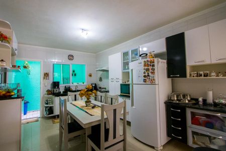 Casa à venda com 150m², 3 quartos e 2 vagas Casa à venda com 150m², 3 quartos e 2 vagasCozinha