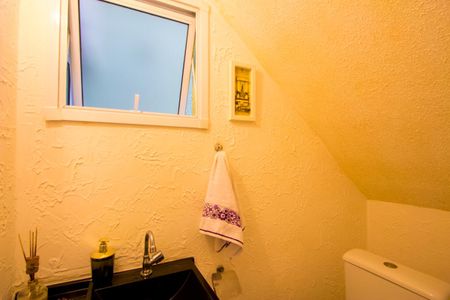 Casa à venda com 150m², 3 quartos e 2 vagas Casa à venda com 150m², 3 quartos e 2 vagasLavabo