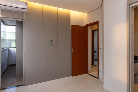 Apartamento à venda com 86m², 3 quartos e 3 vagas Apartamento à venda com 86m², 3 quartos e 3 vagasSuíte