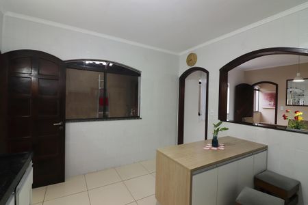 Casa à venda com 382m², 3 quartos e 6 vagasCozinha 