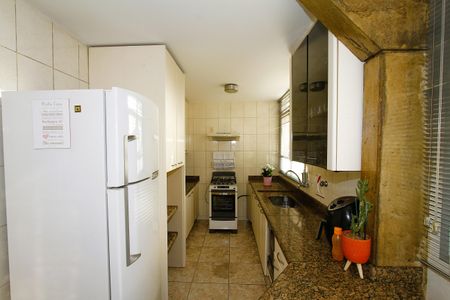 Apartamento à venda com 200m², 4 quartos e 2 vagasCozinha