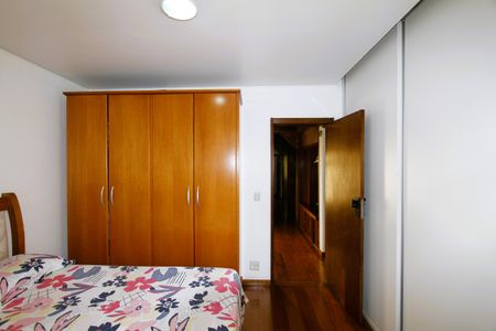 Apartamento à venda com 200m², 4 quartos e 2 vagasQuarto 1