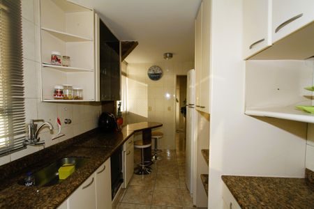 Apartamento à venda com 200m², 4 quartos e 2 vagasCozinha