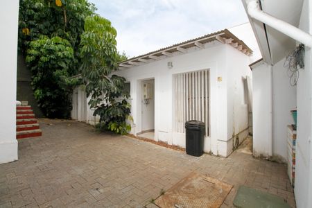 Casa à venda com 546m², 4 quartos e 4 vagas Casa à venda com 546m², 4 quartos e 4 vagasÁrea Externa
