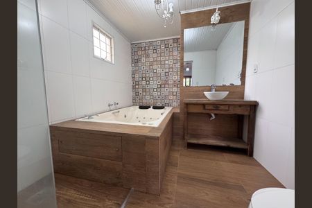 Casa à venda com 150m², 3 quartos e 3 vagasBanheiro da Suíte