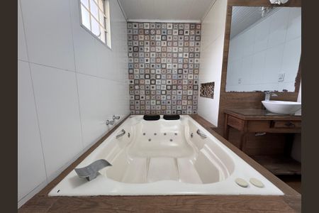 Casa à venda com 150m², 3 quartos e 3 vagasBanheiro da Suíte