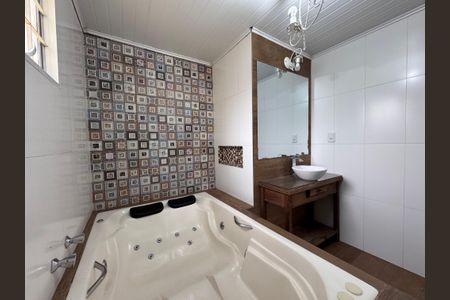 Casa à venda com 150m², 3 quartos e 3 vagasBanheiro da Suíte