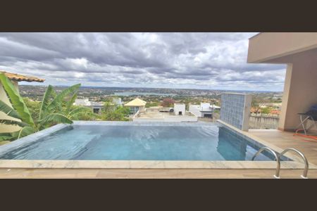 Casa à venda com 285m², 3 quartos e 4 vagas Casa à venda com 285m², 3 quartos e 4 vagasÁrea comum