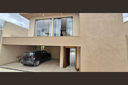 Casa à venda com 285m², 3 quartos e 4 vagas Casa à venda com 285m², 3 quartos e 4 vagasÁrea comum
