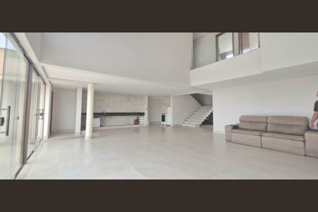 Casa à venda com 285m², 3 quartos e 4 vagas Casa à venda com 285m², 3 quartos e 4 vagasSala/Cozinha