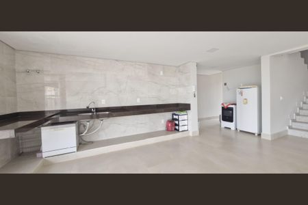 Casa à venda com 285m², 3 quartos e 4 vagas Casa à venda com 285m², 3 quartos e 4 vagasSala/Cozinha