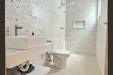 Casa à venda com 285m², 3 quartos e 4 vagas Casa à venda com 285m², 3 quartos e 4 vagasBanheiro