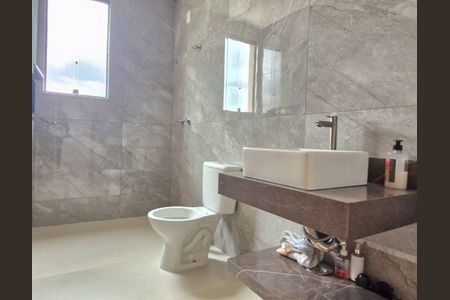 Banheiro da Suíte 1 de casa à venda com 3 quartos, 285m² em Flamboyant, Lagoa Santa