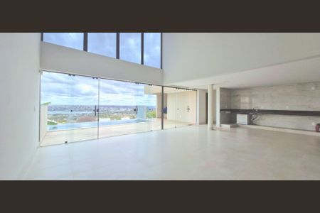 Casa à venda com 285m², 3 quartos e 4 vagas Casa à venda com 285m², 3 quartos e 4 vagasSala/Cozinha