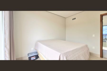 Casa à venda com 285m², 3 quartos e 4 vagas Casa à venda com 285m², 3 quartos e 4 vagasQuarto 3